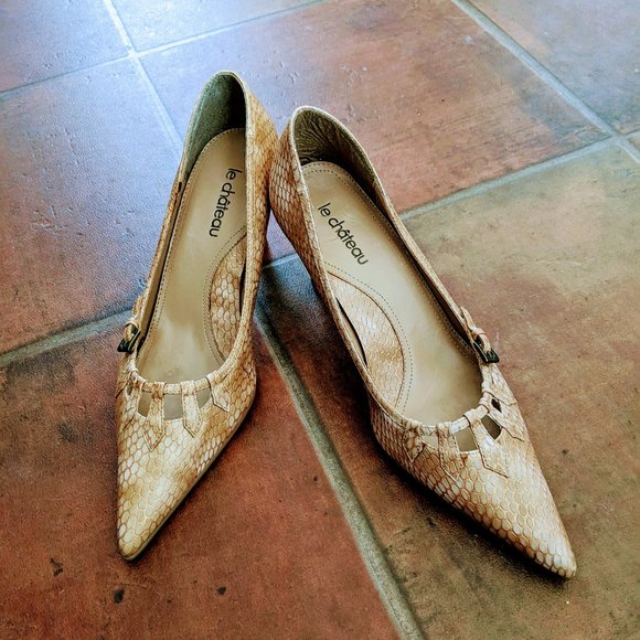 Le Chateau Tan Heels - Picture 1 of 7